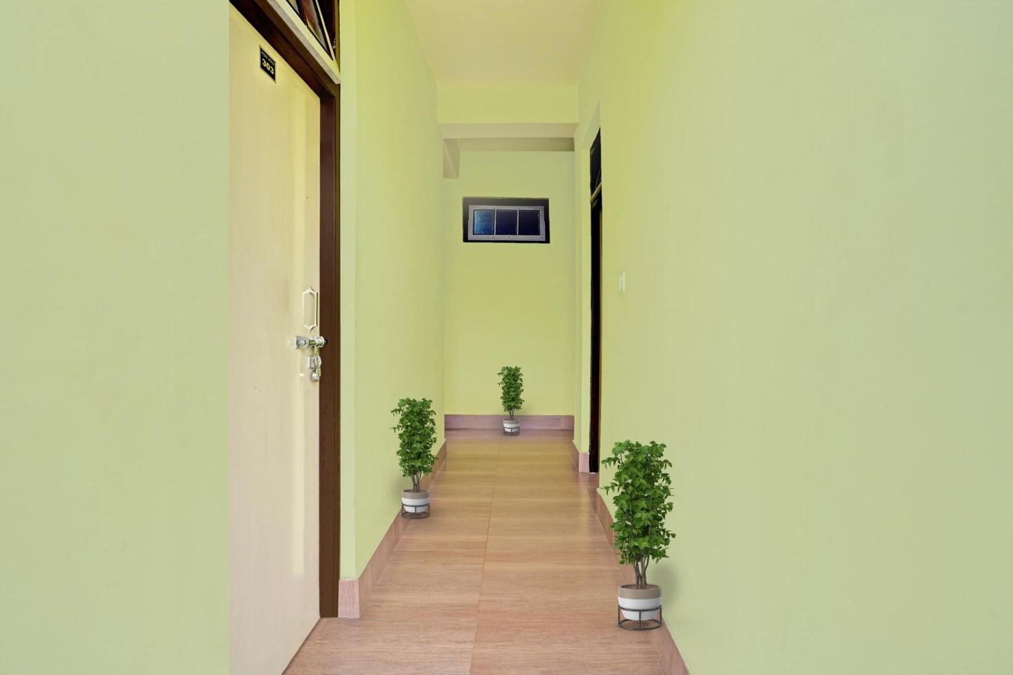 Capital O Basera Resort Padamchen Екстер'єр фото